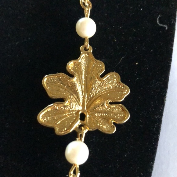 Gold tone leaf necklace earring set - Picture 2 of 4